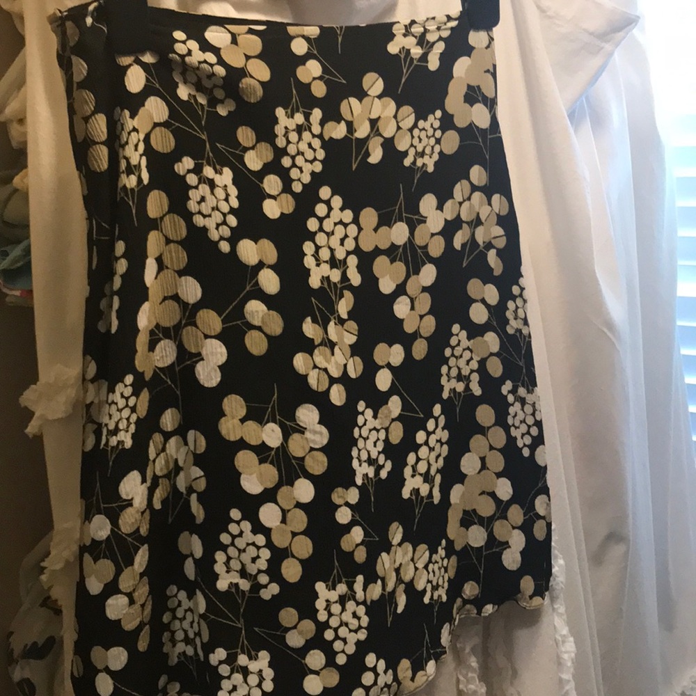 Silk skirt, sz 8, EUC, Mossimo, Black